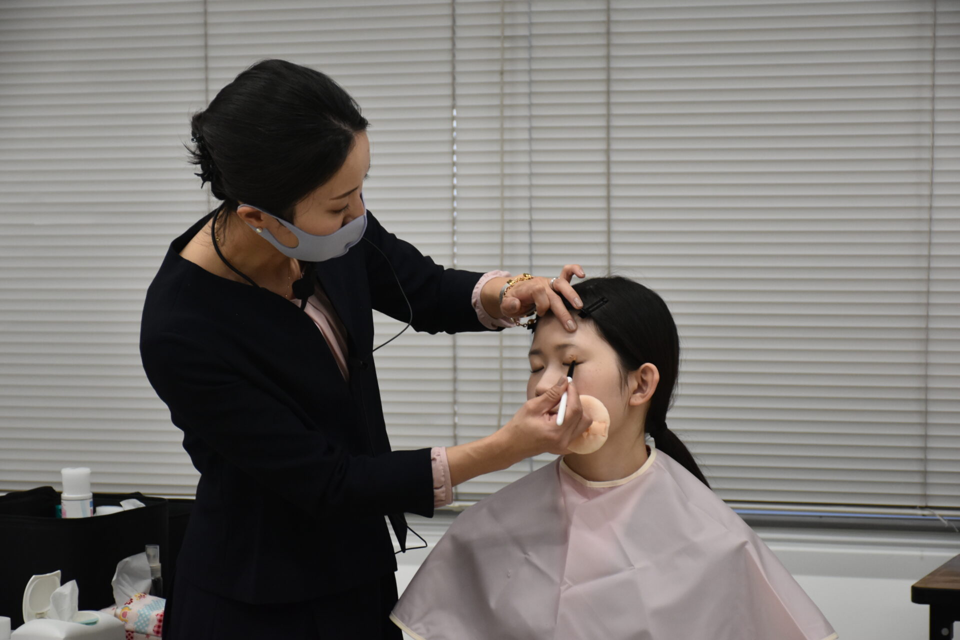 就職後も活かせるビジネスマナーを学ぶ授業内講座